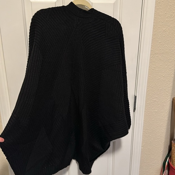 Plus Size Textured Sweater Wrap Torrid - Picture 4 of 4
